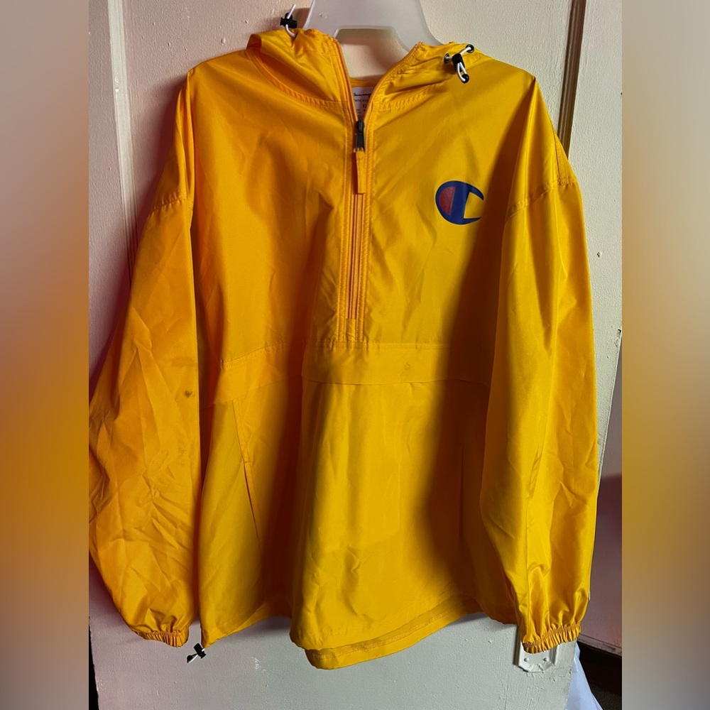 Activewear pullover windbreaker